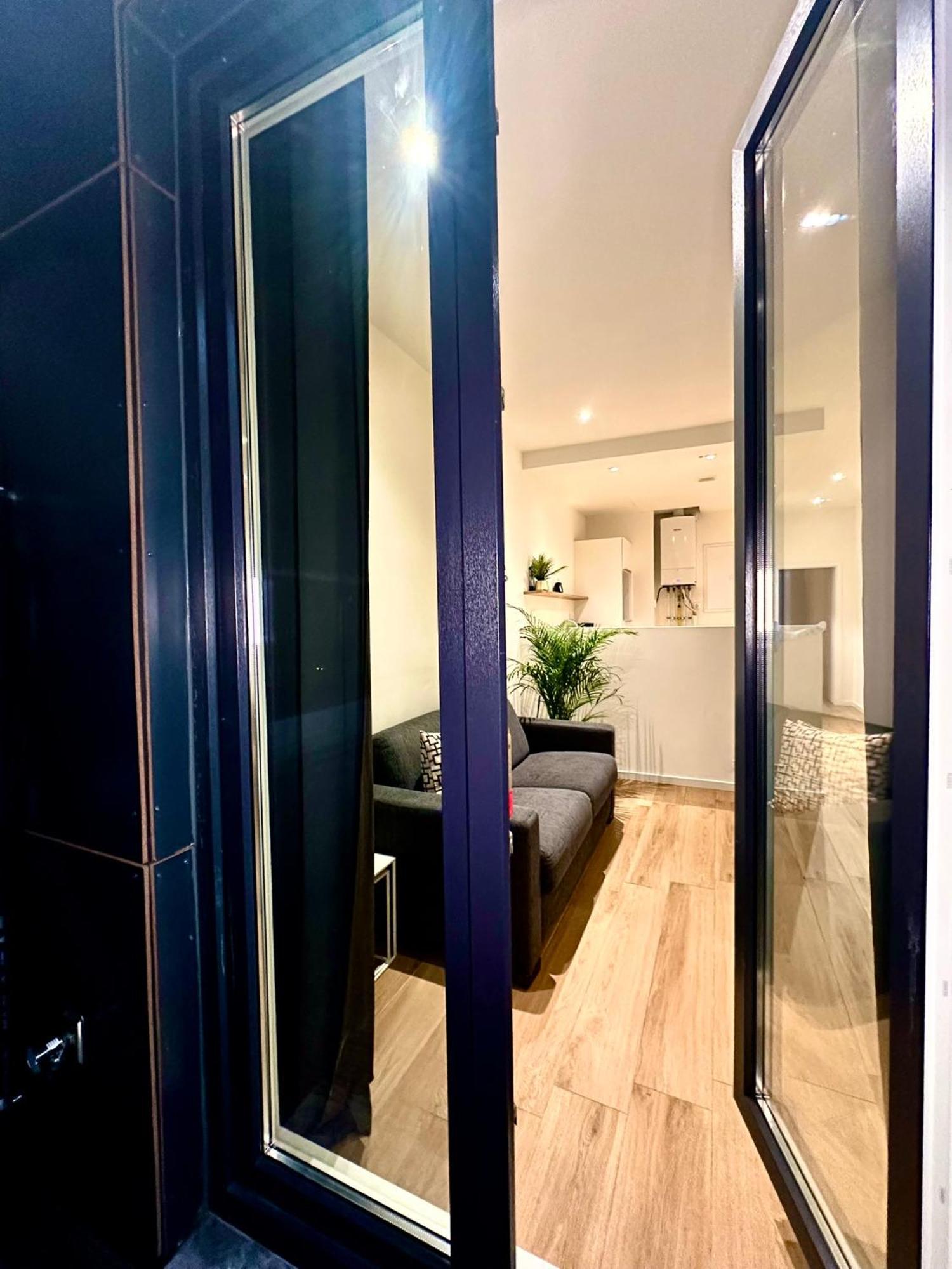 Luxury Suites Park By Rikas Hotels Antwerp Exterior photo